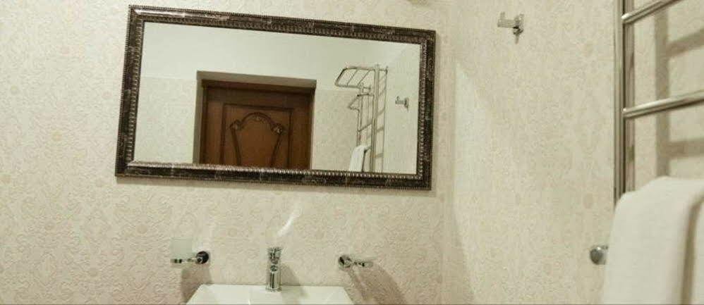 Mini-Hotel Guest House Inn Leopoli Esterno foto